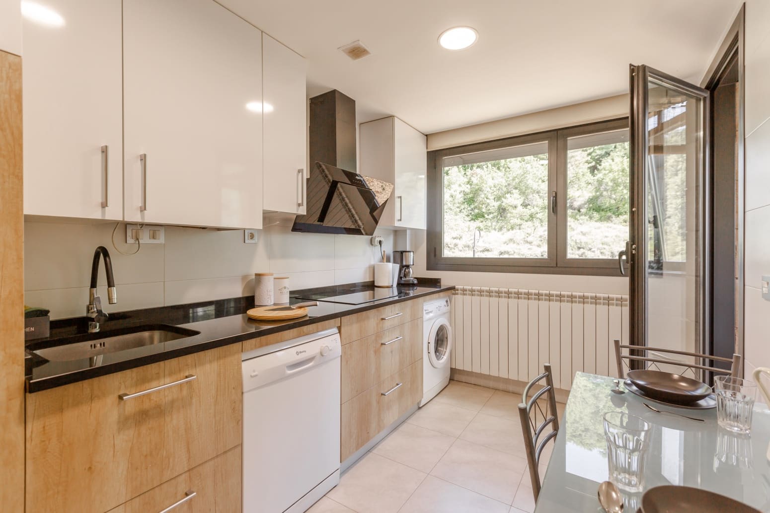 2 bedroom Flat for sale in Huarte with garage - € 339,000 (Ref: 9880705)