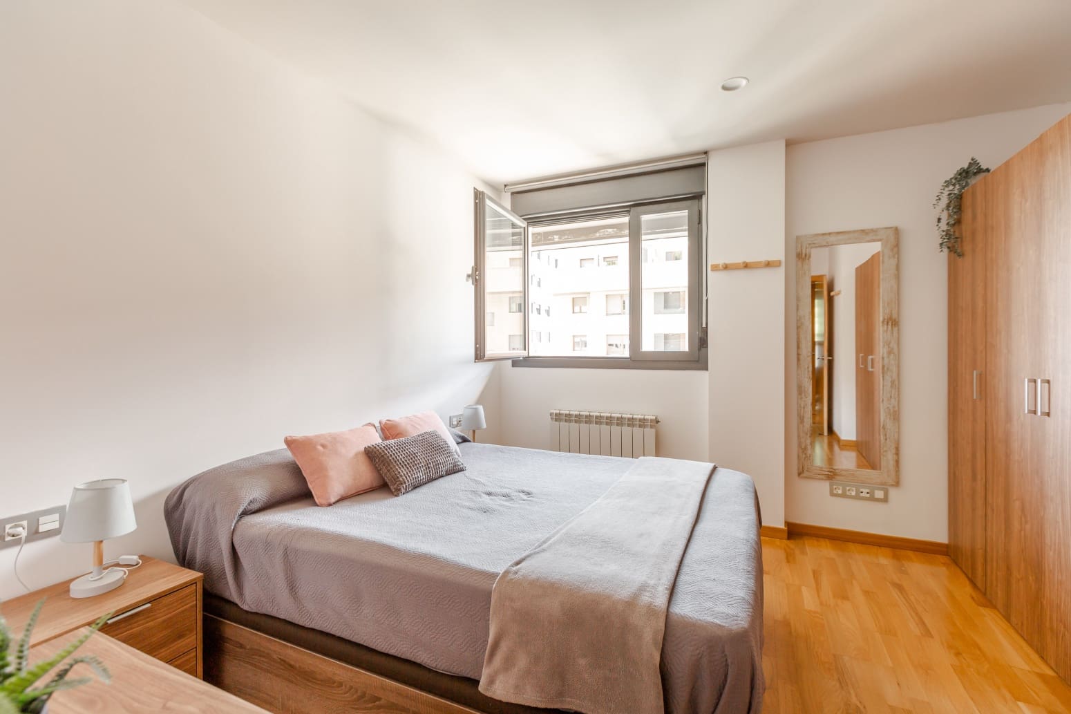 2 bedroom Flat for sale in Huarte with garage - € 339,000 (Ref: 9880705)