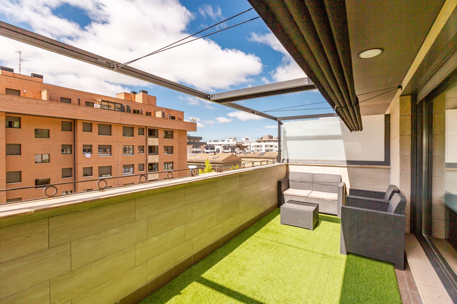 2 bedroom Flat for sale in Huarte with garage - € 339,000 (Ref: 9880705)