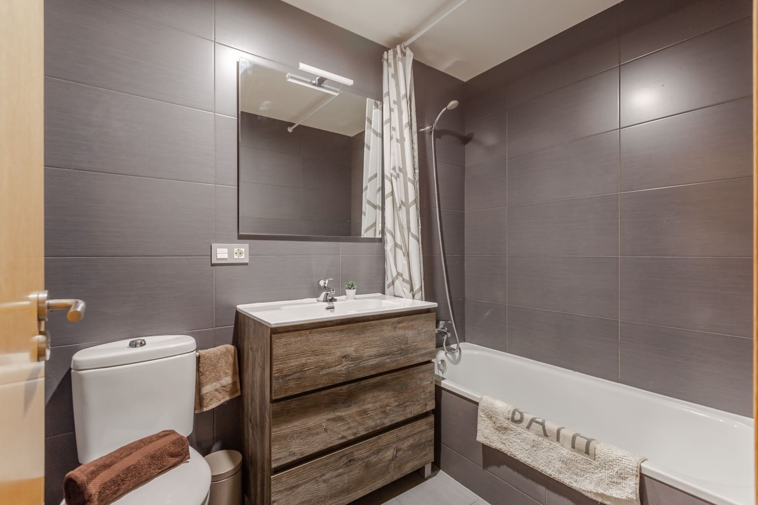 2 bedroom Flat for sale in Huarte with garage - € 339,000 (Ref: 9880705)