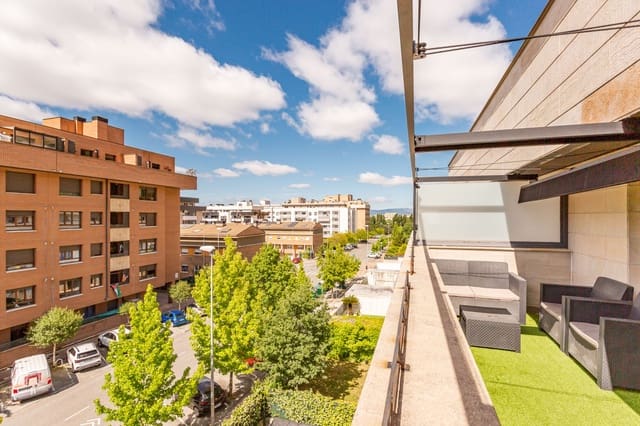 2 bedroom Flat for sale in Huarte with garage - € 339,000 (Ref: 9880705)
