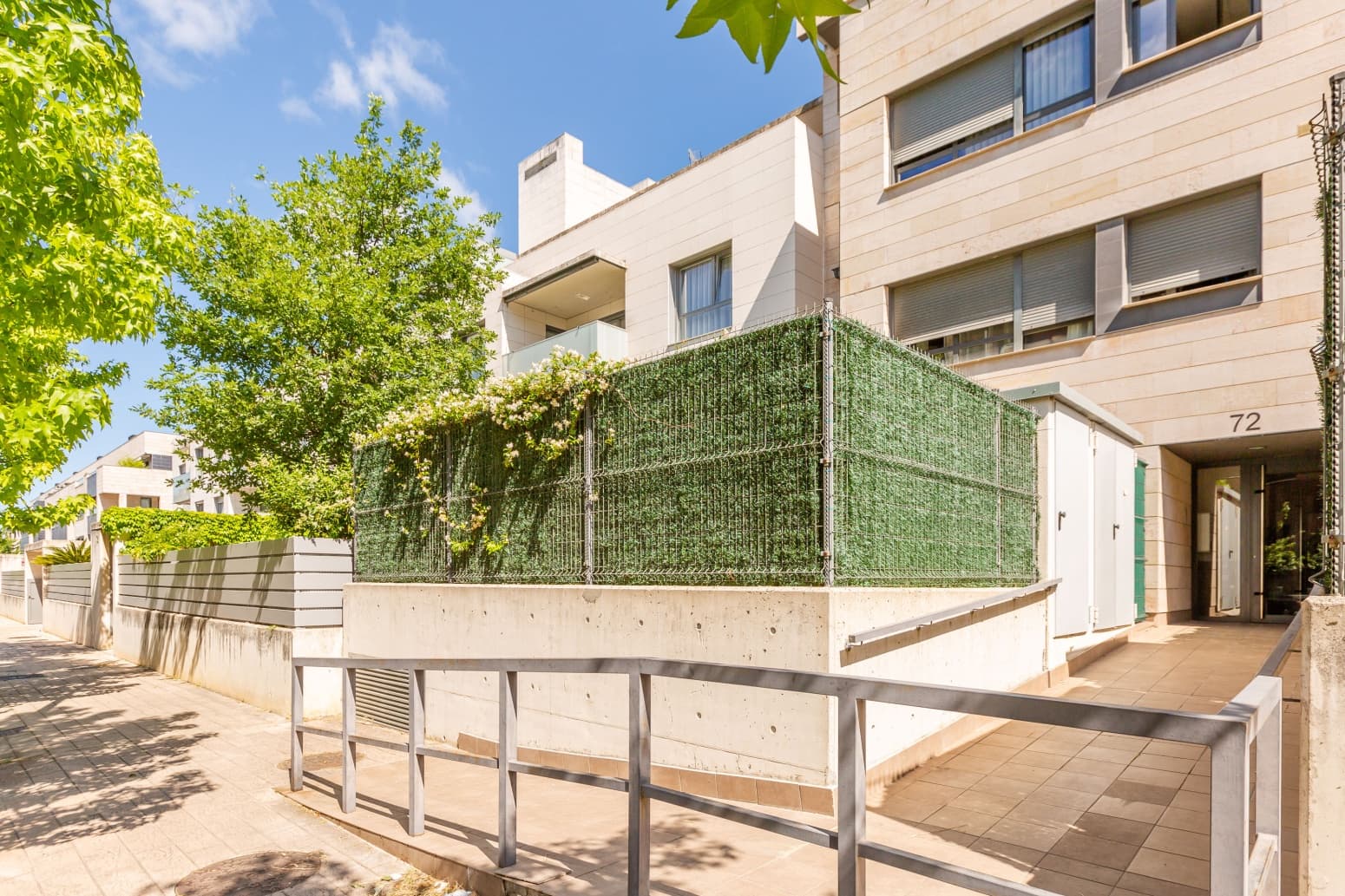 2 bedroom Flat for sale in Huarte with garage - € 339,000 (Ref: 9880705)