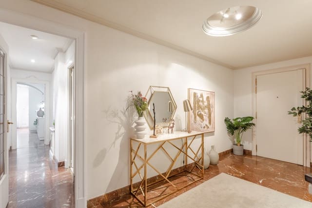 5 soveværelse Lejlighed til salg i Pamplona / Iruña med garage - € 464.000 (Ref: 9884254)
