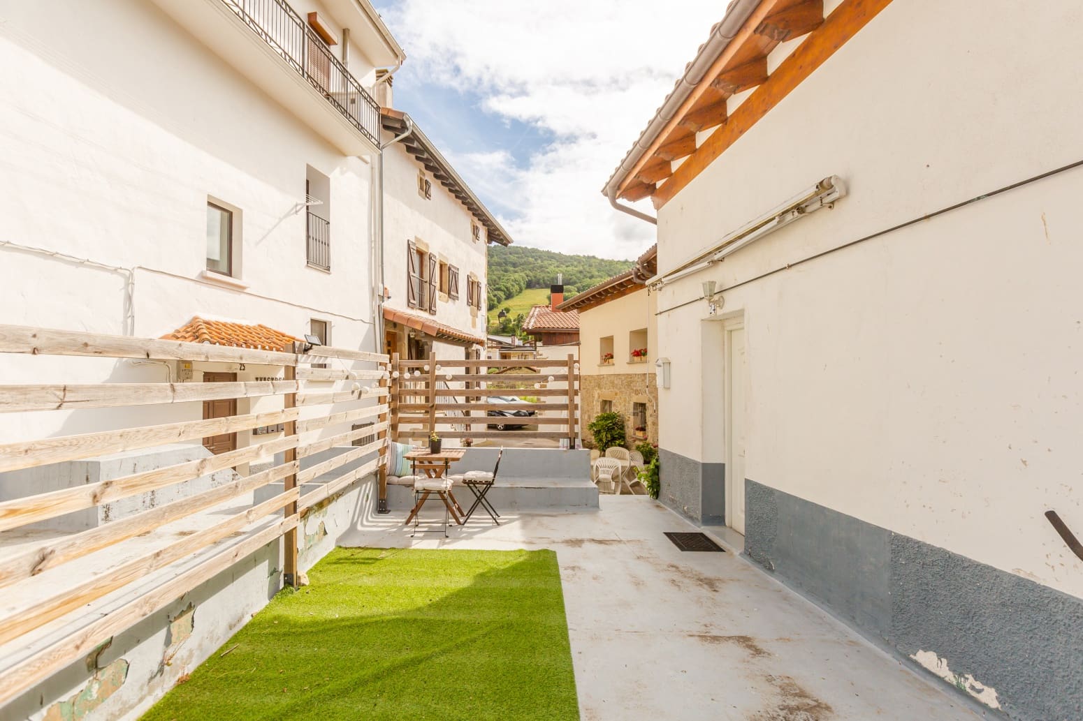 2 Zimmer Villa zu verkaufen in Odieta - 210.000 € (Ref: 9893971)