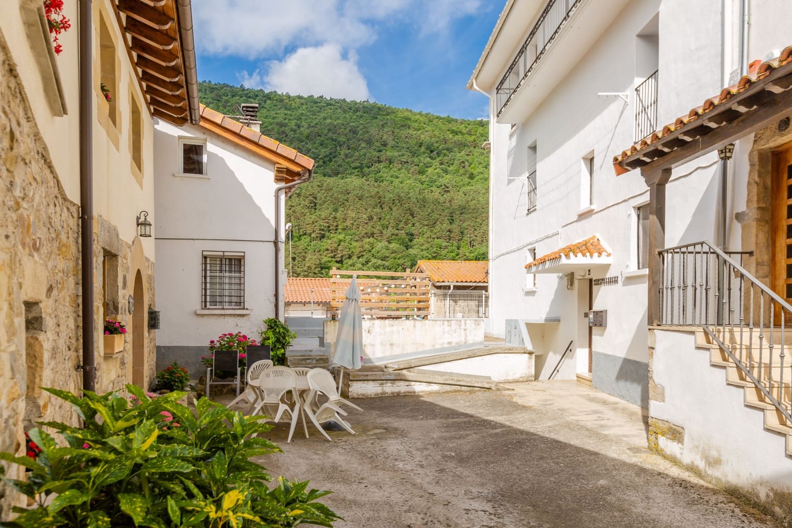 2 Zimmer Villa zu verkaufen in Odieta - 210.000 € (Ref: 9893971)