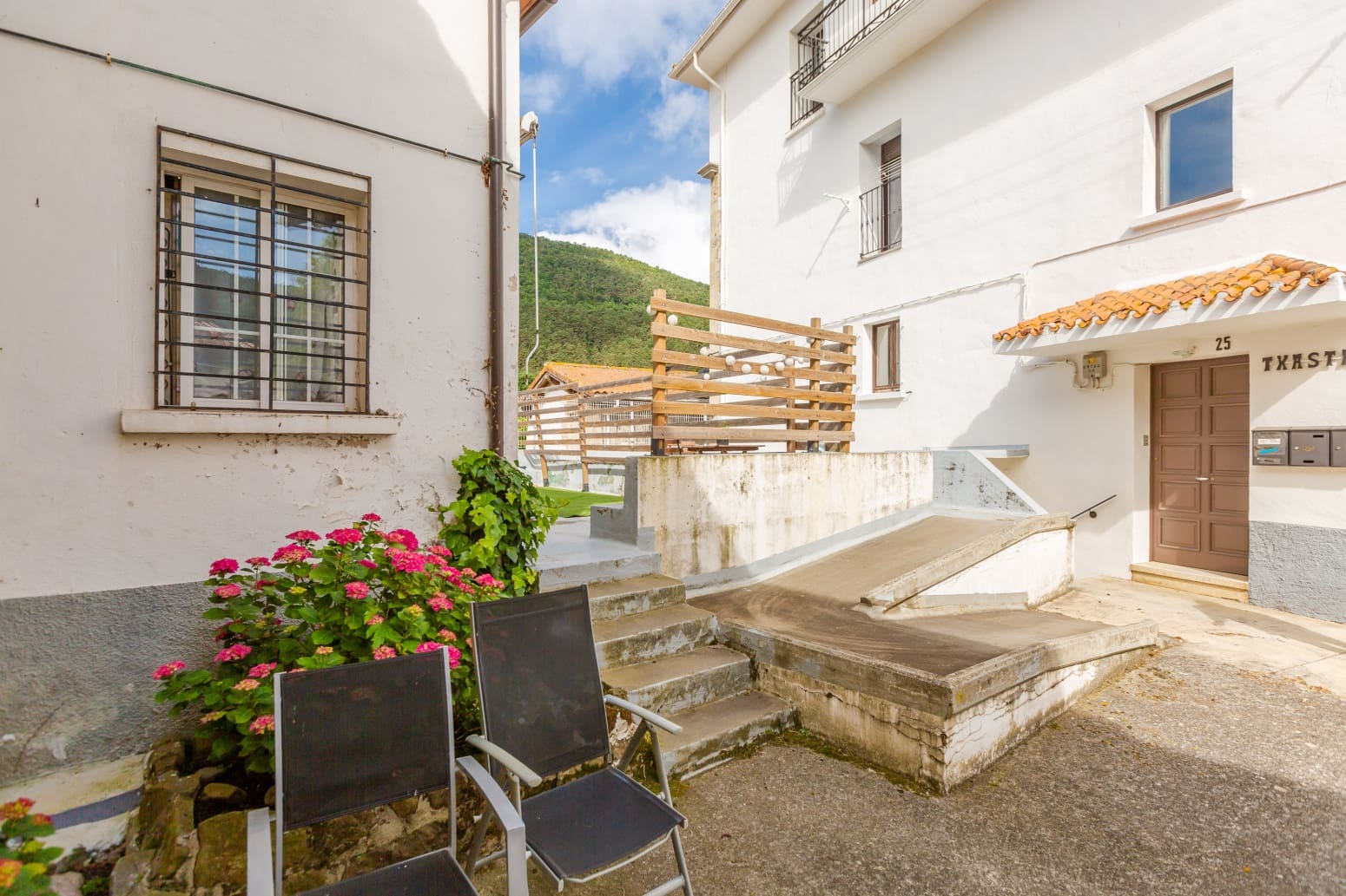 2 Zimmer Villa zu verkaufen in Odieta - 210.000 € (Ref: 9893971)