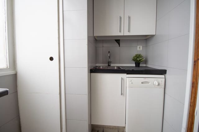 3 bedroom Flat for sale in Pamplona / Iruña - € 199,000 (Ref: 9896413)