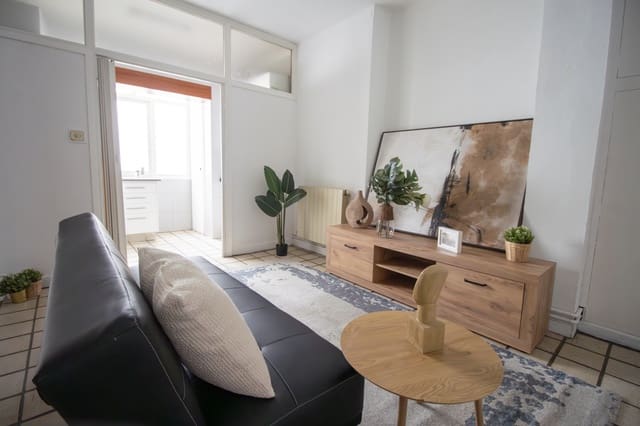 3 bedroom Flat for sale in Pamplona / Iruña - € 199,000 (Ref: 9896413)
