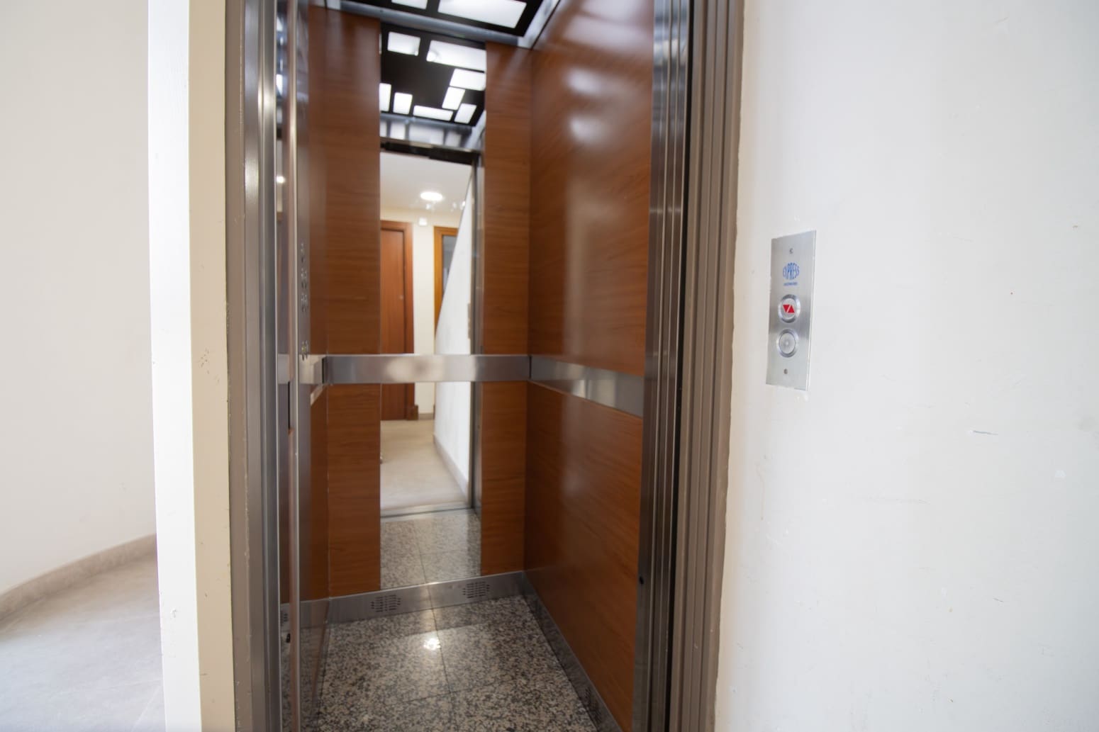Piso de 3 habitaciones en Pamplona / Iruña en venta - 199.000 € (Ref: 9896413)