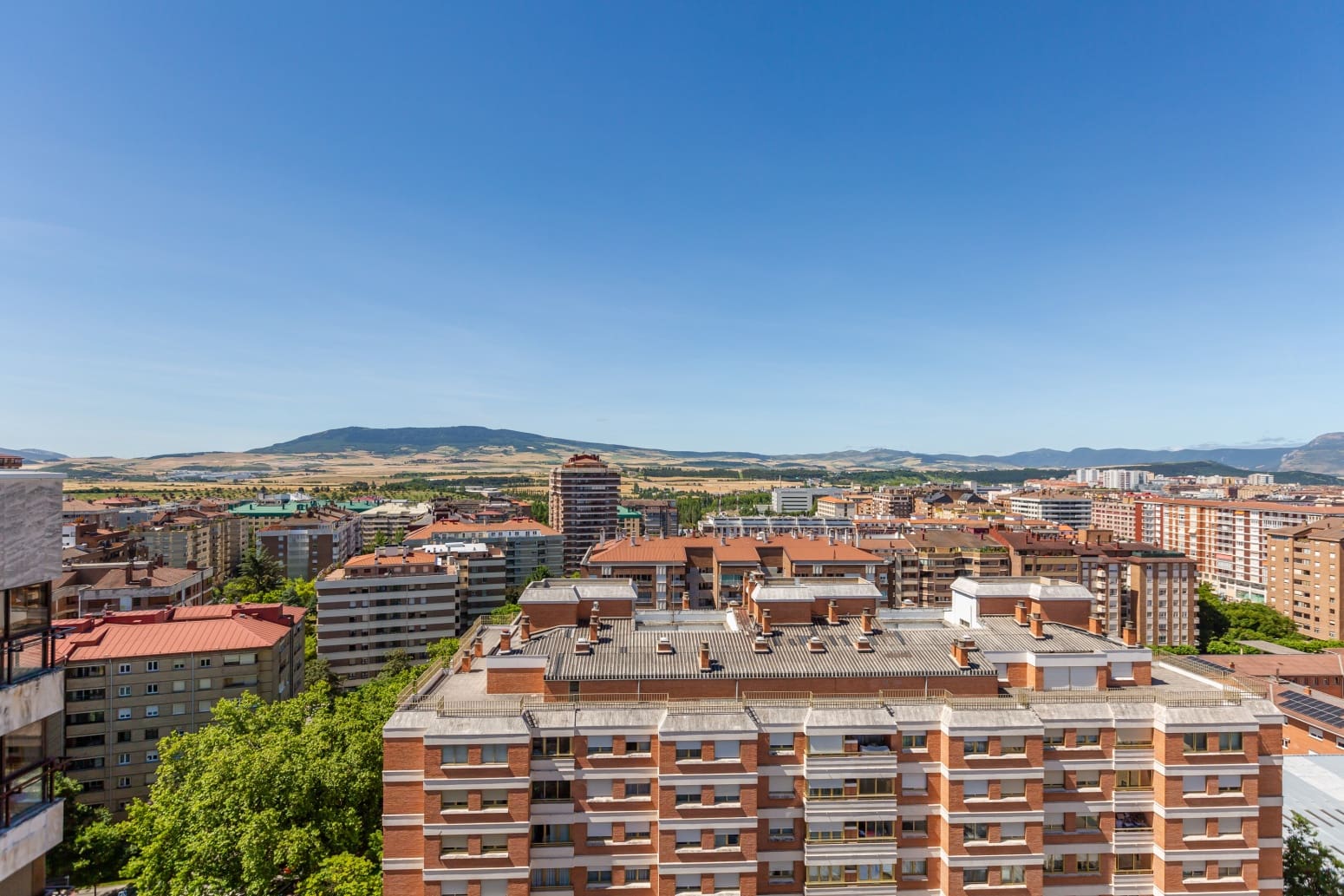4 makuuhuone Asunto myytävänä paikassa Pamplona mukana 
autotalli - 599 000 € (Ref: 9904040)