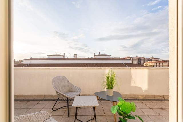 3 makuuhuone Asunto myytävänä paikassa Pamplona - 316 000 € (Ref: 9904041)