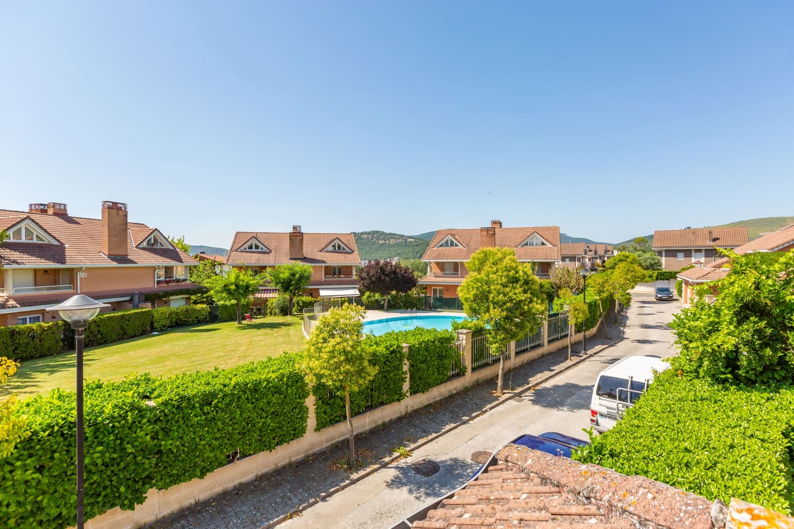 8 bedroom Villa for sale in Egues with garage - € 860,000 (Ref: 9906954)