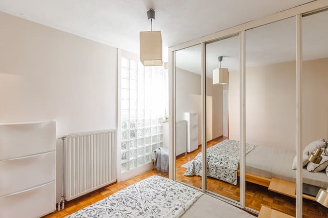 3 makuuhuone Asunto myytävänä paikassa Pamplona mukana 
autotalli - 310 000 € (Ref: 9906956)
