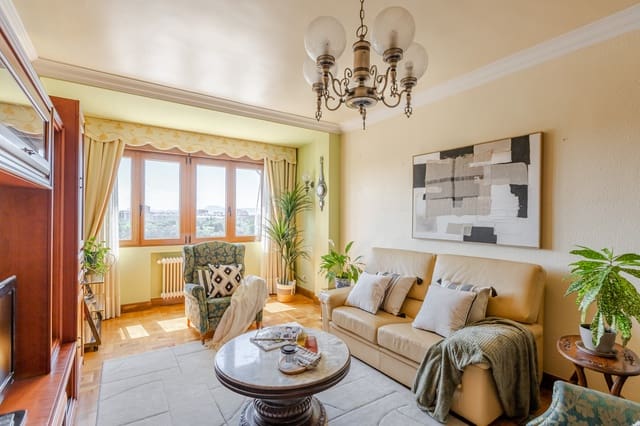 Piso de 4 habitaciones en Pamplona / Iruña en venta con garaje - 585.000 € (Ref: 9912718)