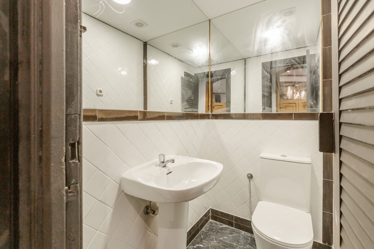 Firma/Unternehmen zu vermieten in Baranain - 900 € (Ref: 9920049)