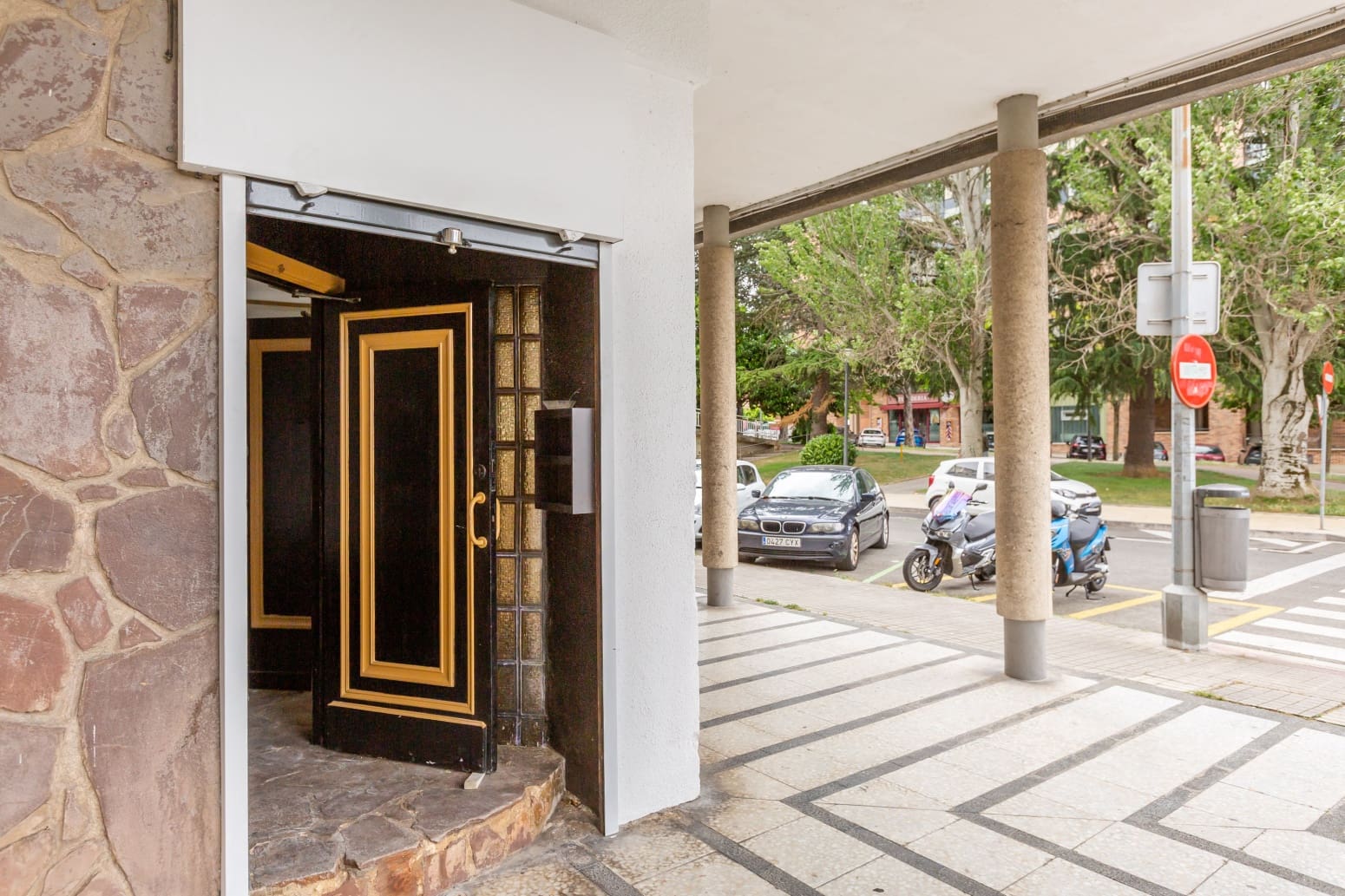 Firma/Unternehmen zu vermieten in Baranain - 900 € (Ref: 9920049)