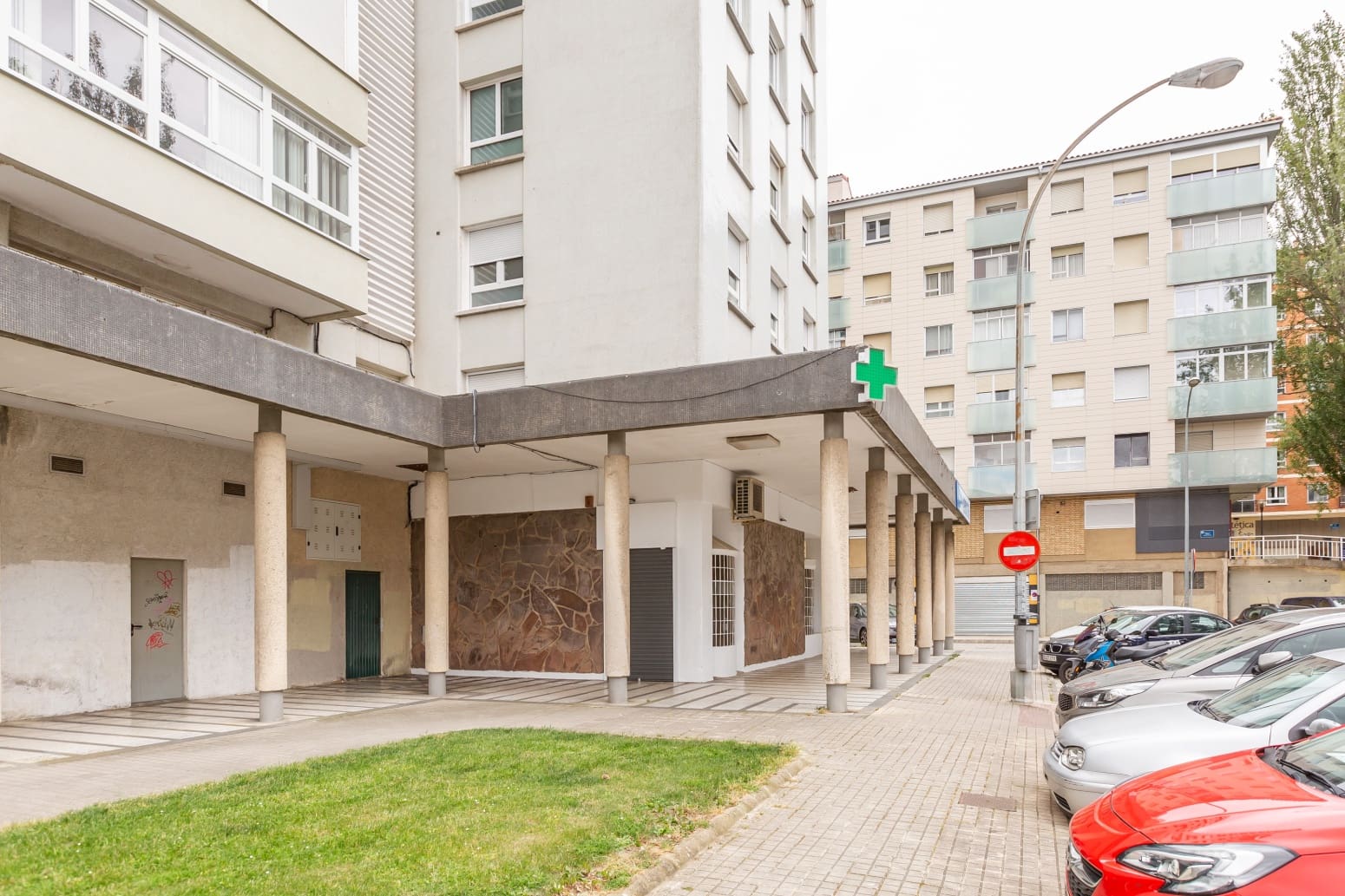 Firma/Unternehmen zu vermieten in Baranain - 900 € (Ref: 9920049)