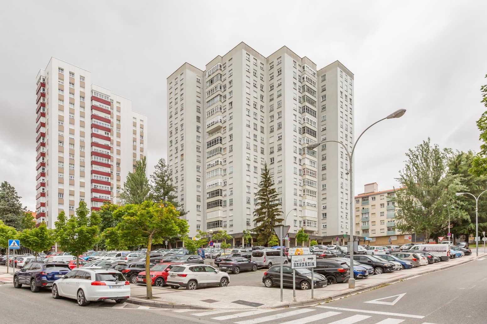 Firma/Unternehmen zu vermieten in Baranain - 900 € (Ref: 9920049)