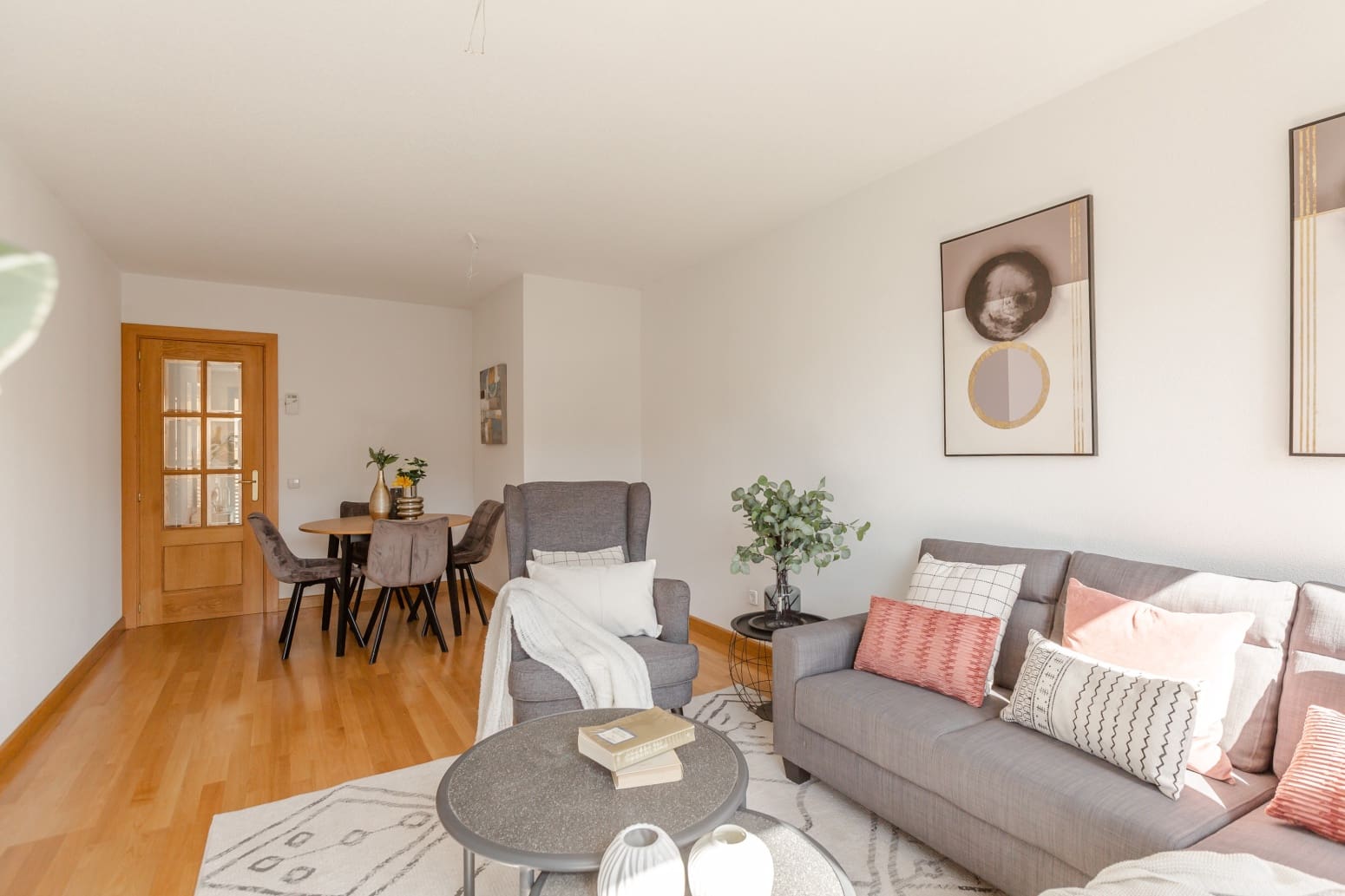 2 bedroom Flat for sale in Pamplona / Iruna with garage - € 255,000 (Ref: 9926960)