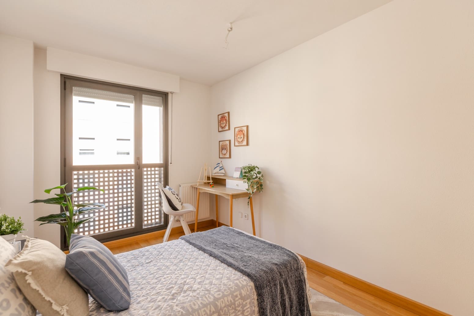 2 bedroom Flat for sale in Pamplona / Iruna with garage - € 255,000 (Ref: 9926960)