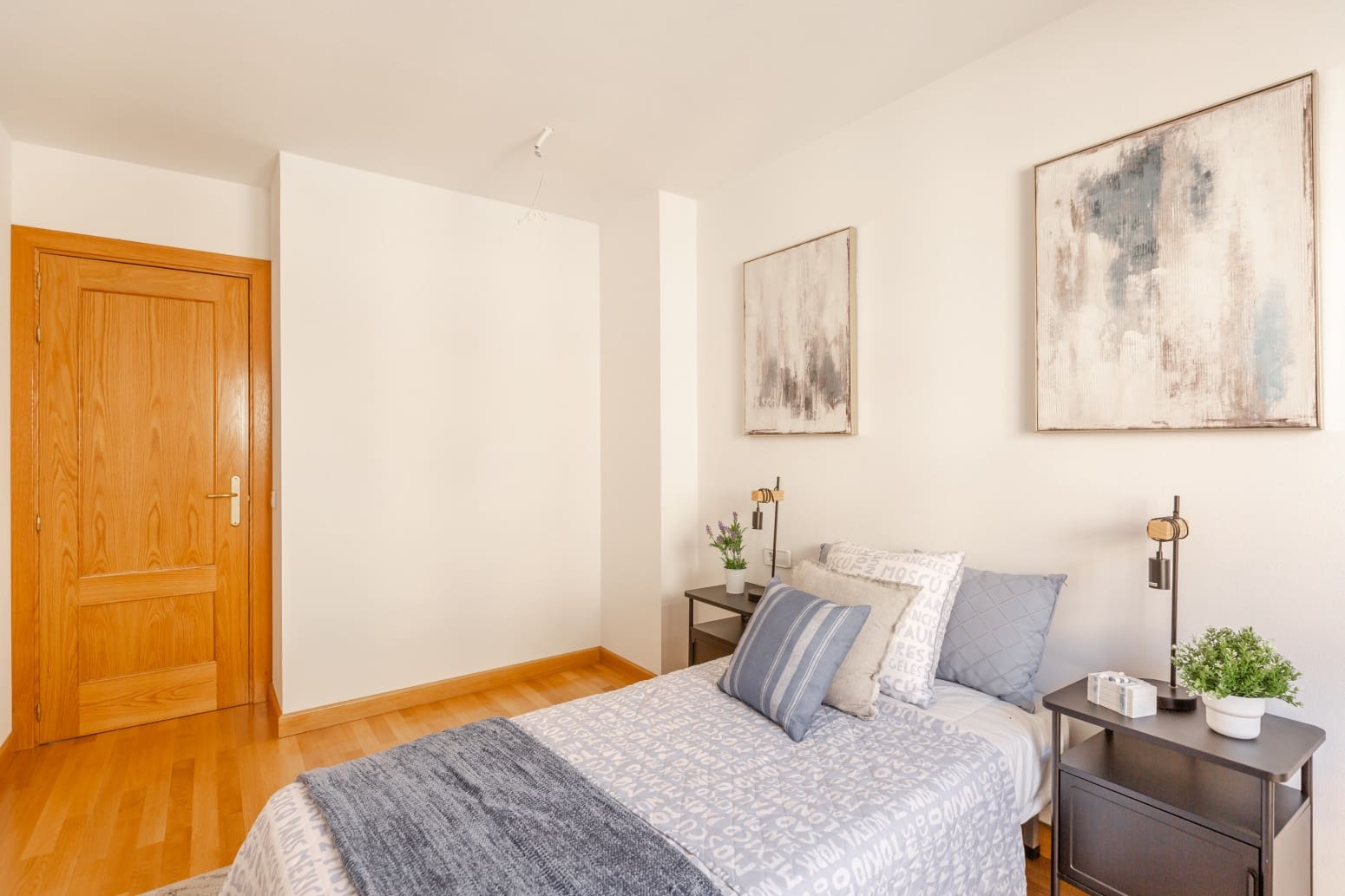 2 bedroom Flat for sale in Pamplona / Iruna with garage - € 255,000 (Ref: 9926960)