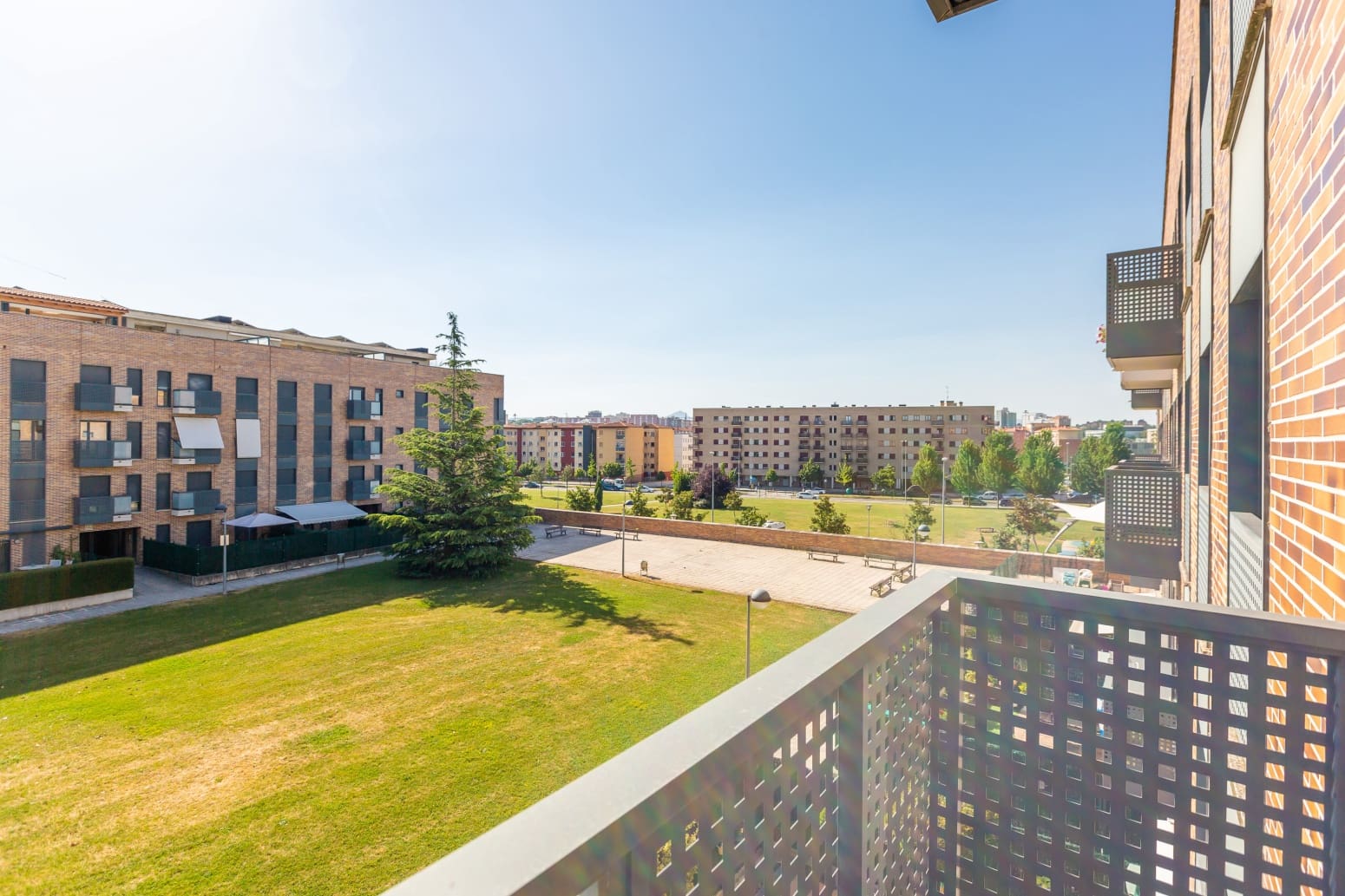 2 bedroom Flat for sale in Pamplona / Iruna with garage - € 255,000 (Ref: 9926960)