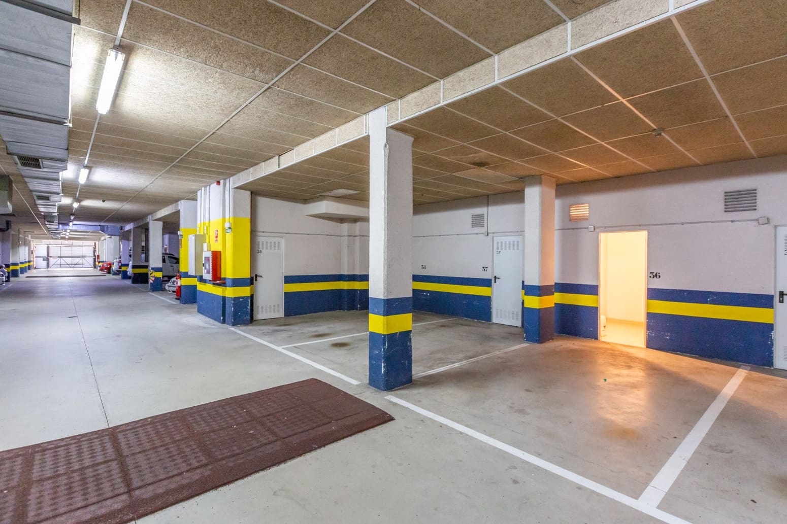 2 bedroom Flat for sale in Pamplona / Iruna with garage - € 255,000 (Ref: 9926960)