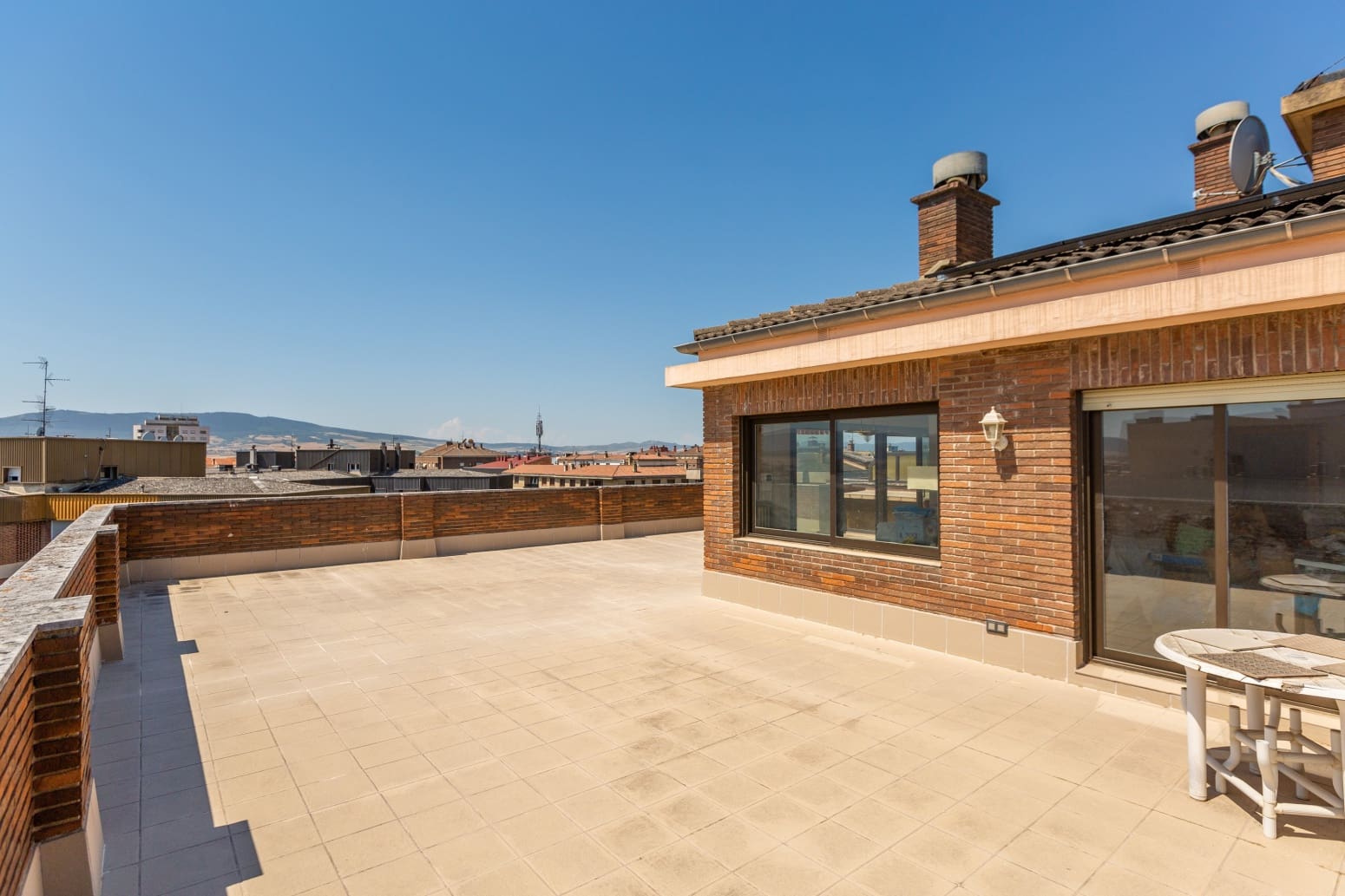 4 bedroom Flat for sale in Pamplona / Iruna - € 799,000 (Ref: 9926961)
