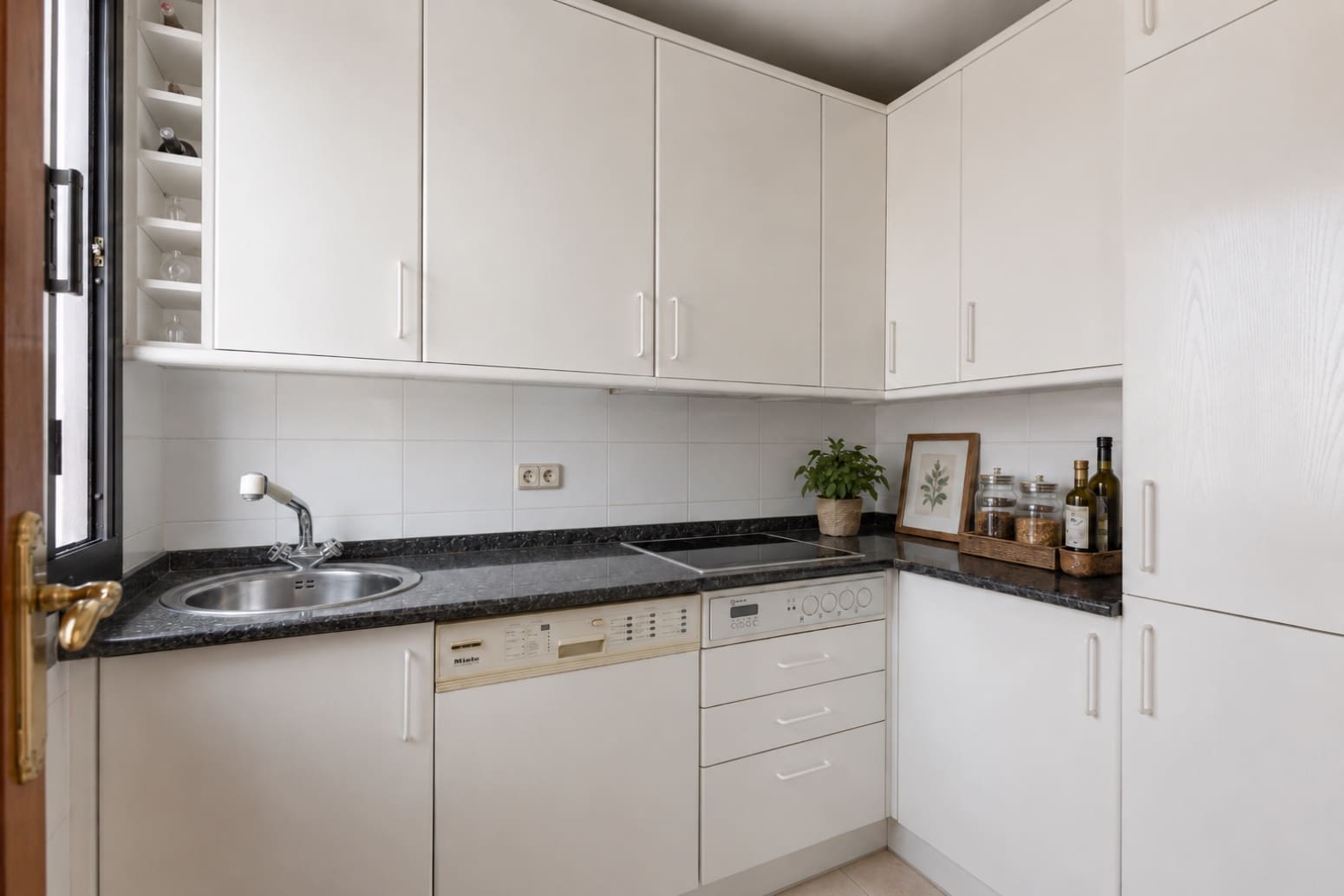 4 bedroom Flat for sale in Pamplona / Iruna - € 799,000 (Ref: 9926961)
