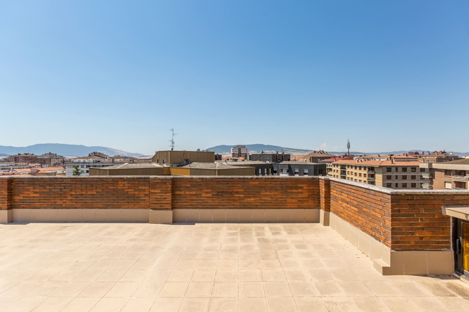 4 bedroom Flat for sale in Pamplona / Iruna - € 799,000 (Ref: 9926961)
