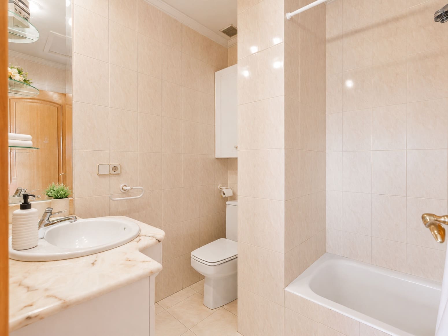 4 bedroom Flat for sale in Pamplona / Iruna - € 799,000 (Ref: 9926961)