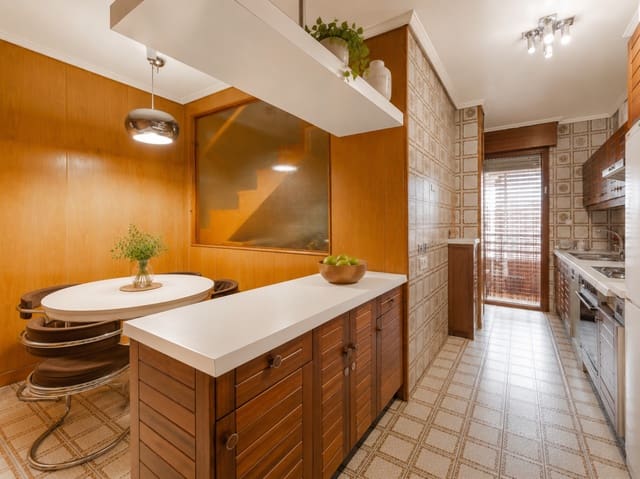 4 soveværelse Lejlighed til salg i Pamplona / Iruña - € 799.000 (Ref: 9926961)