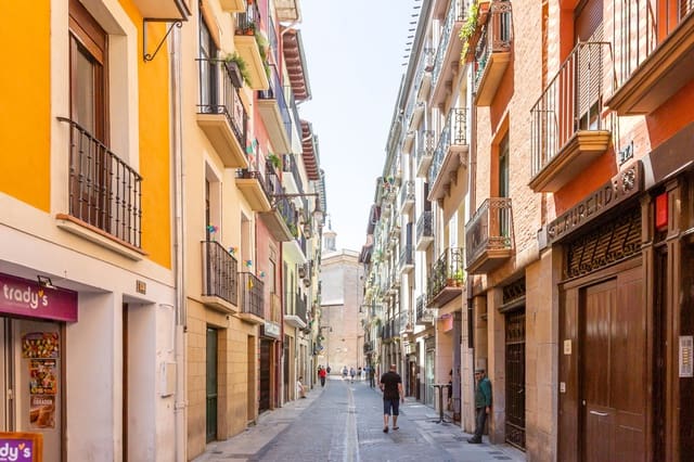 2 soveværelse Lejlighed til salg i Pamplona / Iruña - € 179.900 (Ref: 9936004)