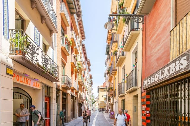 2 soveværelse Lejlighed til salg i Pamplona / Iruña - € 179.900 (Ref: 9936004)