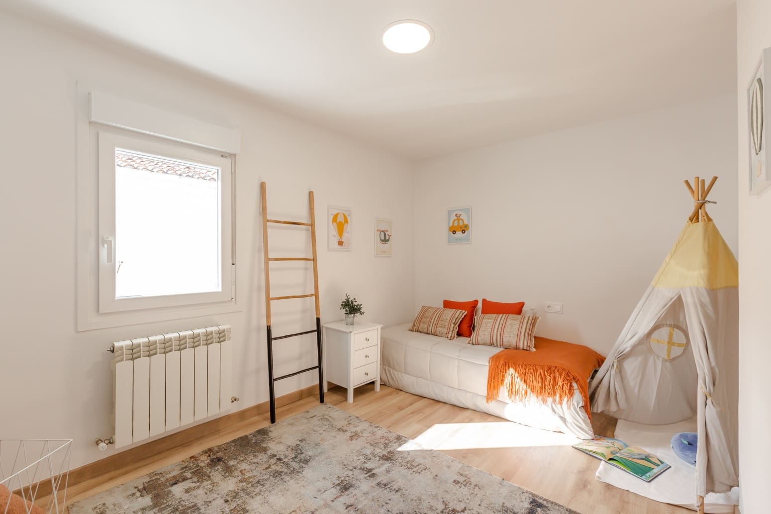 2 bedroom Flat for sale in Pamplona / Iruna - € 280,000 (Ref: 9941846)