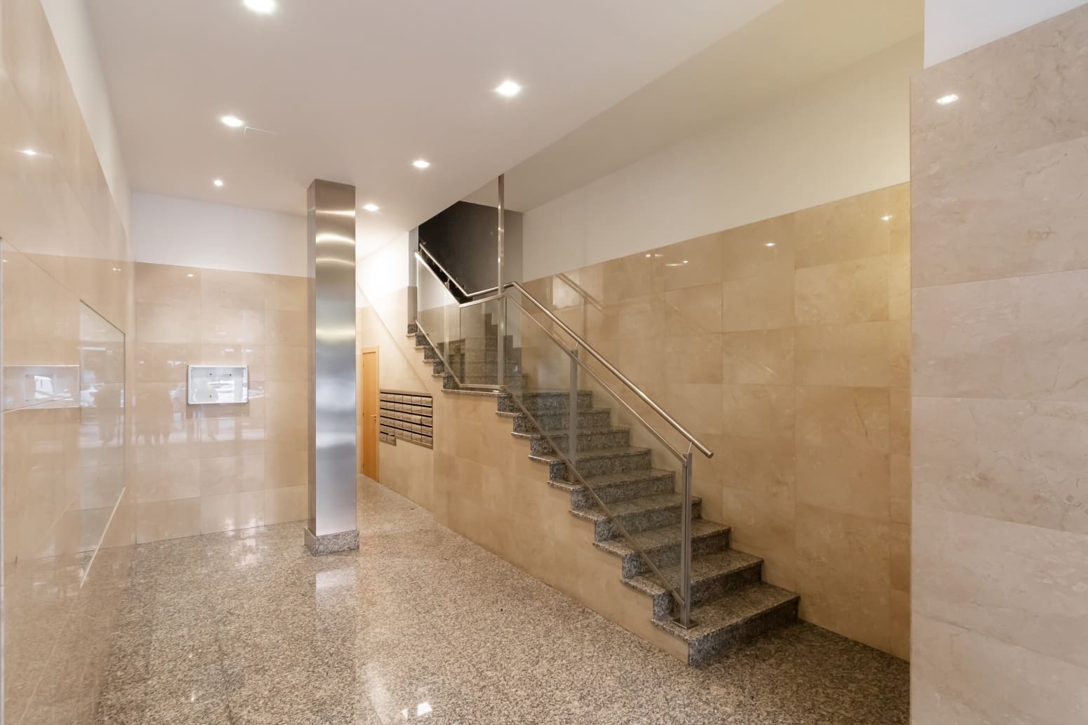 2 bedroom Flat for sale in Pamplona / Iruna - € 280,000 (Ref: 9941846)