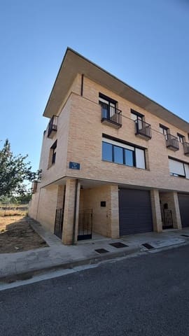 Villa/Maison de 3 chambres à louer à Olite avec garage - 900 € (Ref: 9949341)