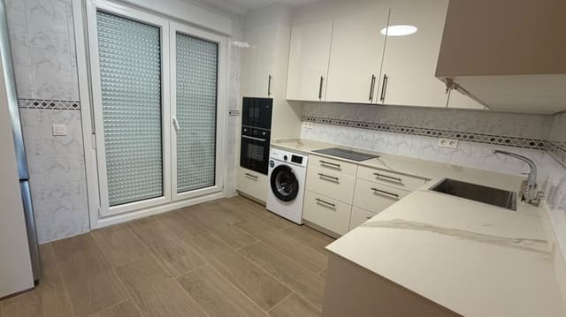 Villa/Maison de 3 chambres à louer à Olite avec garage - 900 € (Ref: 9949341)