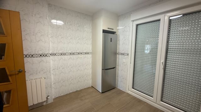 Villa/Maison de 3 chambres à louer à Olite avec garage - 900 € (Ref: 9949341)