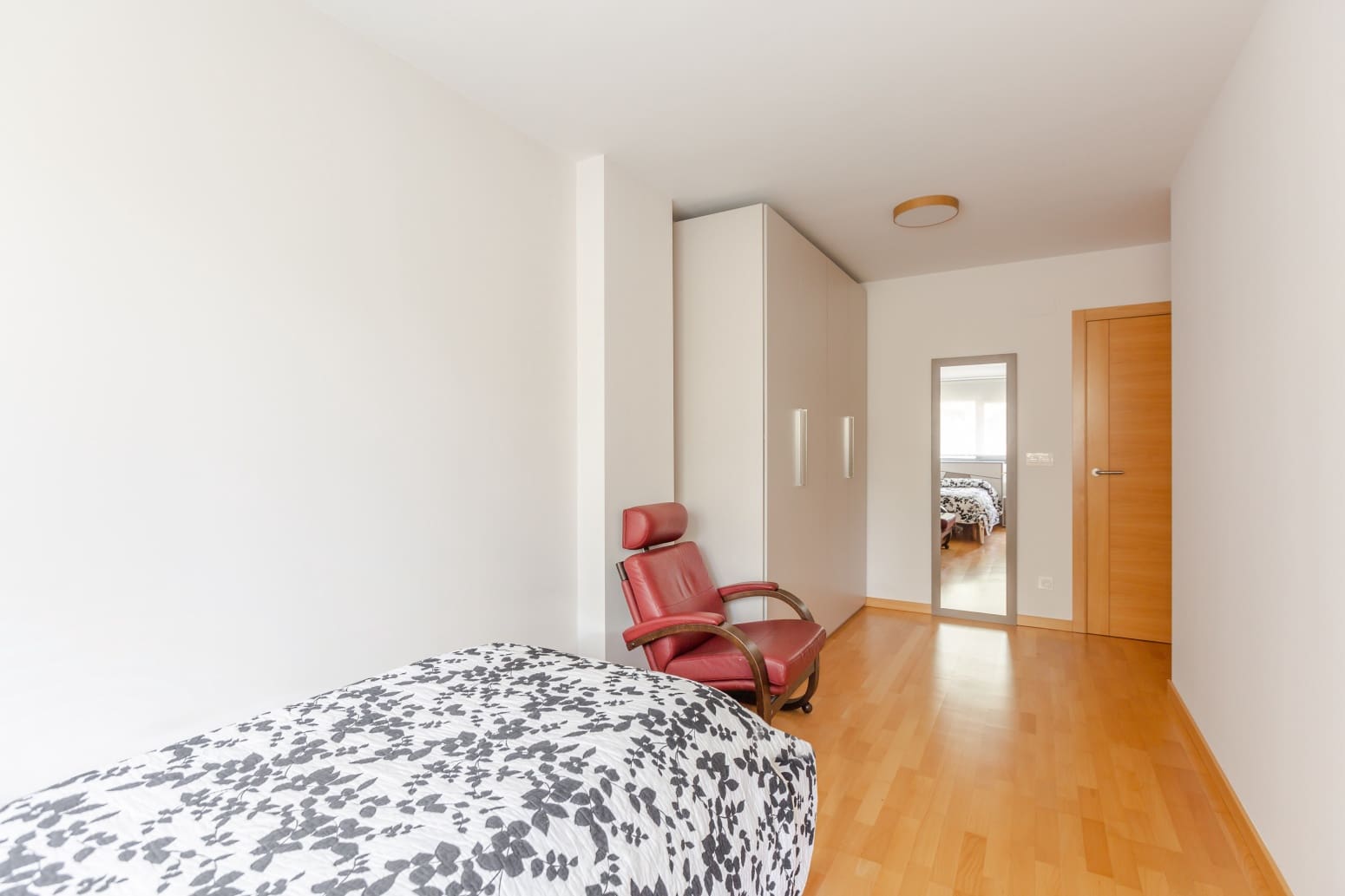 Piso de 4 habitaciones en Aranguren en venta con garaje - 450.000 € (Ref: 9978453)