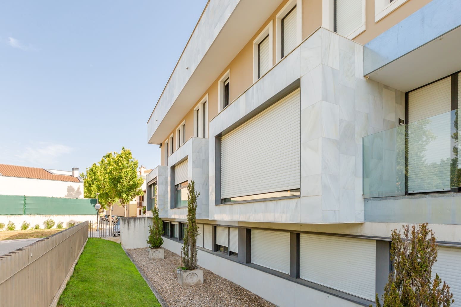 Piso de 4 habitaciones en Aranguren en venta con garaje - 450.000 € (Ref: 9978453)