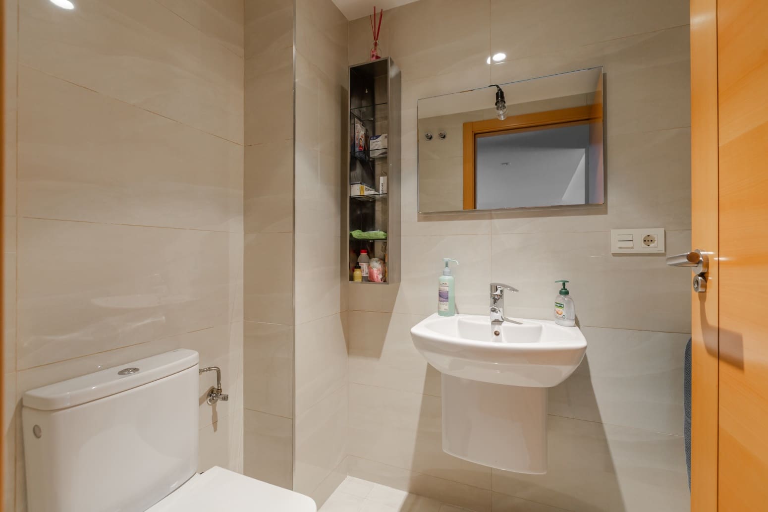Piso de 4 habitaciones en Aranguren en venta con garaje - 450.000 € (Ref: 9978453)