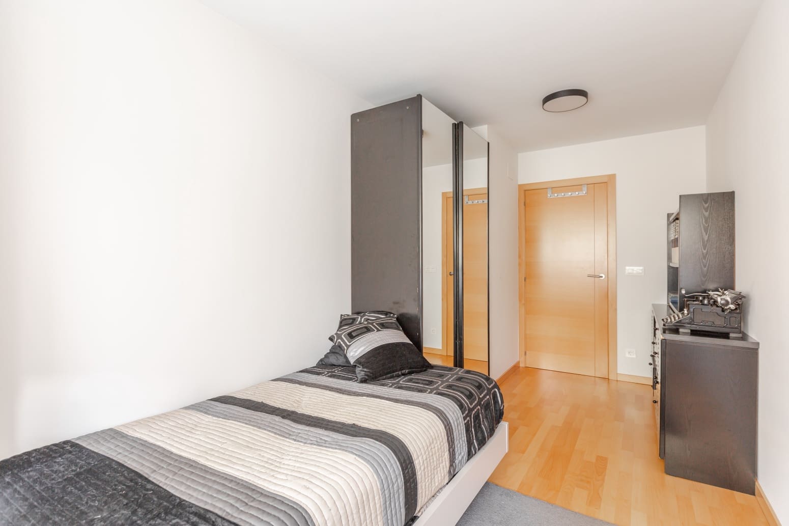 Piso de 4 habitaciones en Aranguren en venta con garaje - 450.000 € (Ref: 9978453)