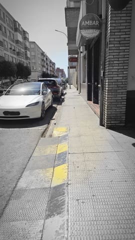 Garage til salg i Pamplona / Iruña - € 13.000 (Ref: 9984499)