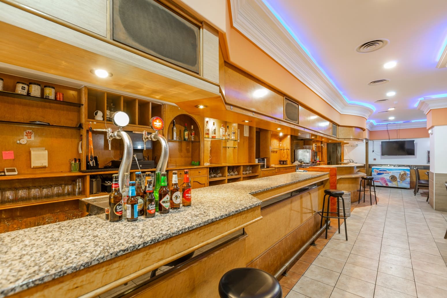 Kaupallinen myytävänä paikassa Pamplona - 520 000 € (Ref: 9986489)
