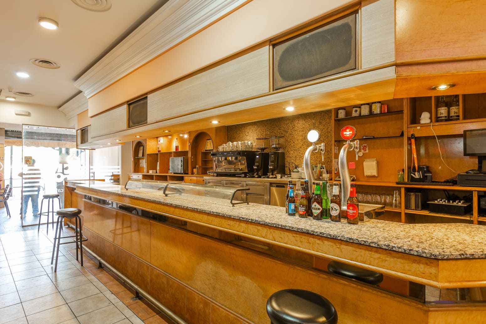 Kaupallinen myytävänä paikassa Pamplona - 520 000 € (Ref: 9986489)