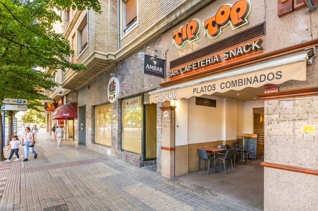 Kommersiell til salgs i Pamplona - € 520 000 (Ref: 9986489)