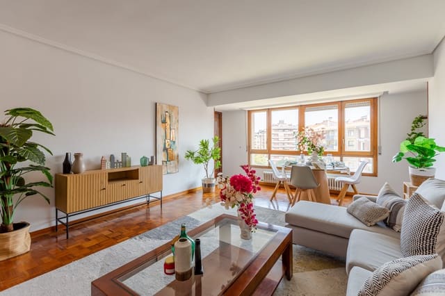 4 chambre Appartement à vendre à Pampelune avec garage - 450 000 € (Ref: 9990341)