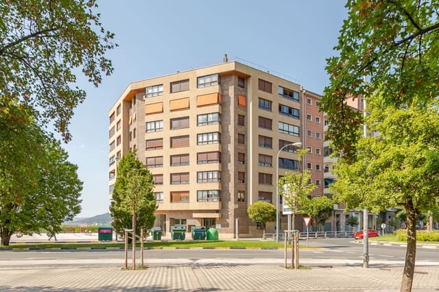 4 chambre Appartement à vendre à Pampelune avec garage - 450 000 € (Ref: 9990341)