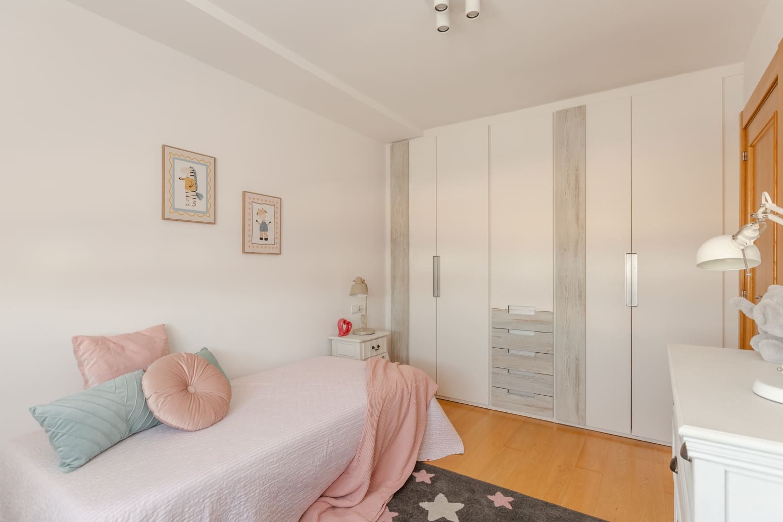 4 bedroom Villa for sale in Berrioplano with garage - € 480,000 (Ref: 9999977)